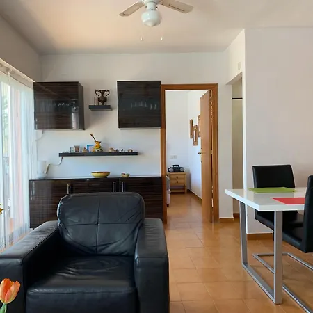 Apartment With Side Seaview 60 Meters From Sea