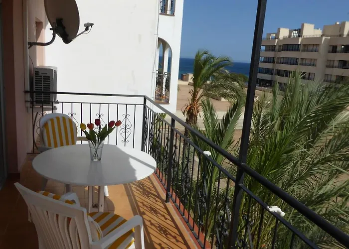 公寓 With Side Seaview 60 Meters From Sea *